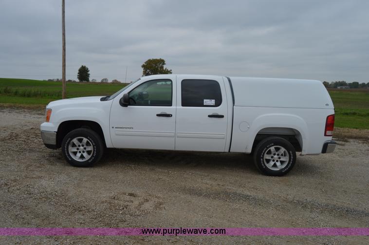 image for item I2947 2008 GMC Sierra 1500 pickup truck