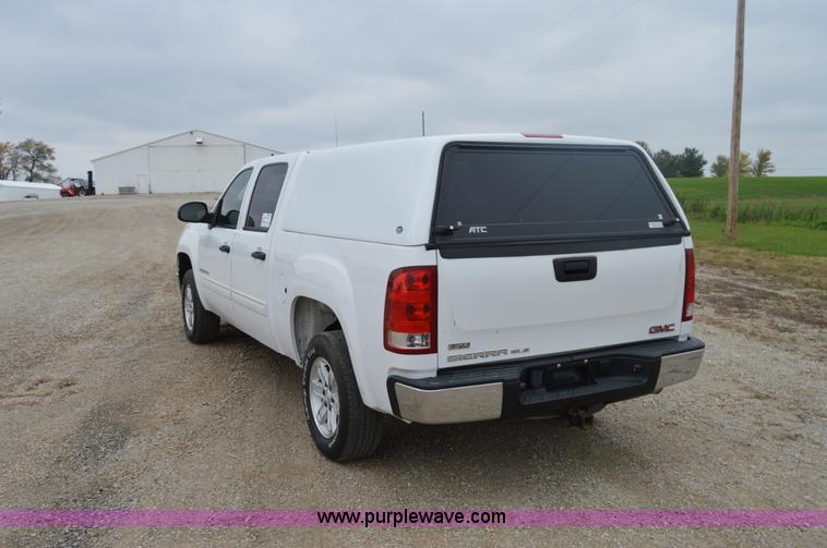 image for item I2947 2008 GMC Sierra 1500 pickup truck
