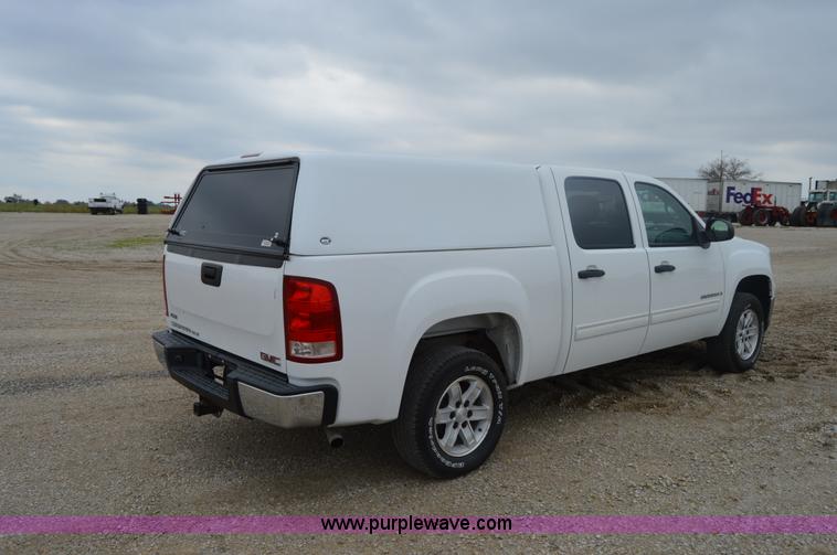 image for item I2947 2008 GMC Sierra 1500 pickup truck