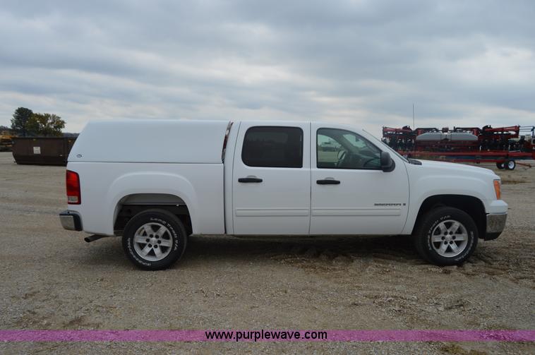 image for item I2947 2008 GMC Sierra 1500 pickup truck