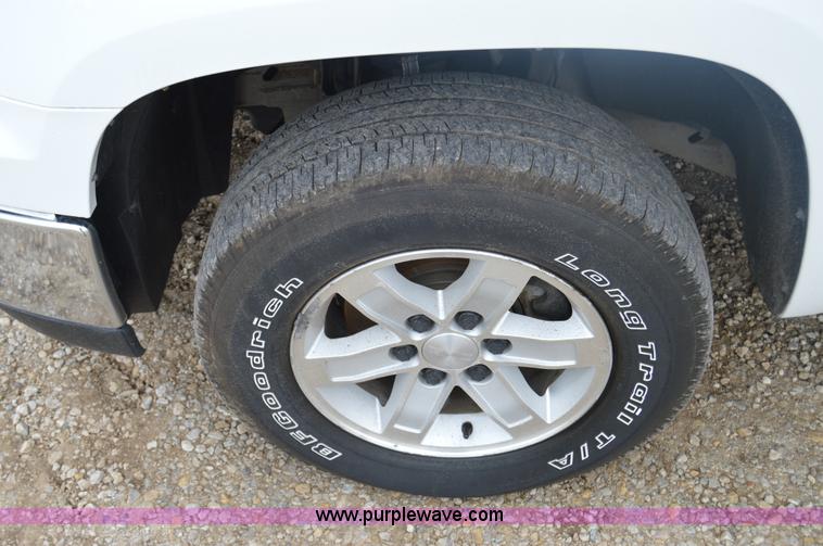 image for item I2947 2008 GMC Sierra 1500 pickup truck