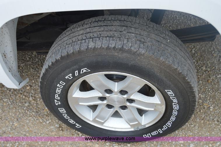 image for item I2947 2008 GMC Sierra 1500 pickup truck