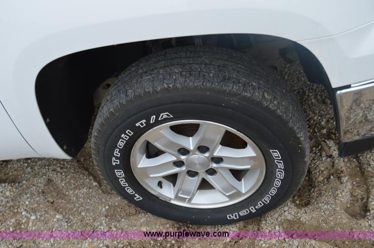 image for item I2947 2008 GMC Sierra 1500 pickup truck