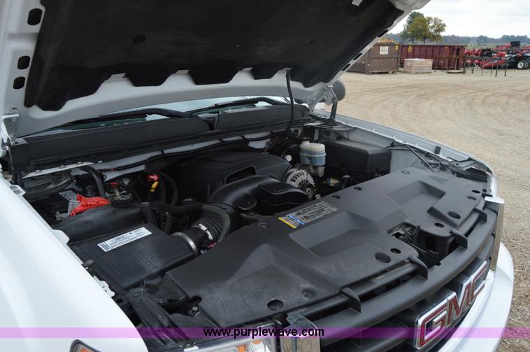 image for item I2947 2008 GMC Sierra 1500 pickup truck