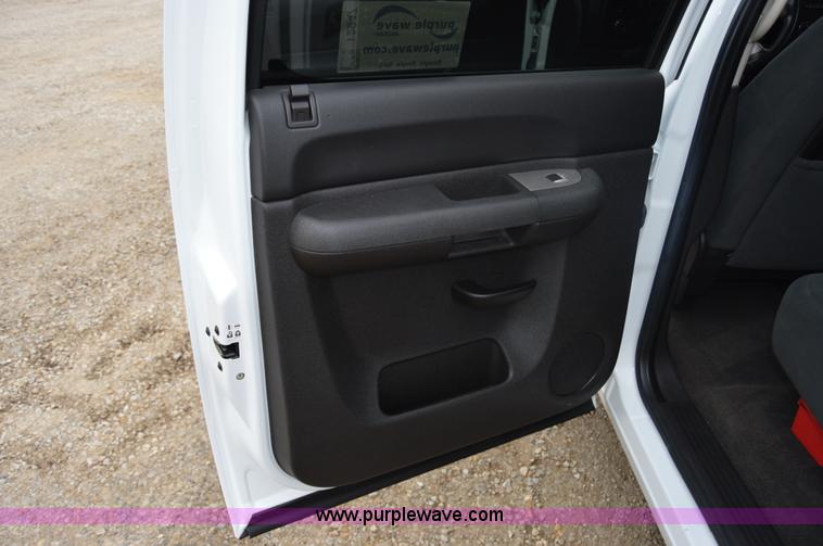 image for item I2947 2008 GMC Sierra 1500 pickup truck