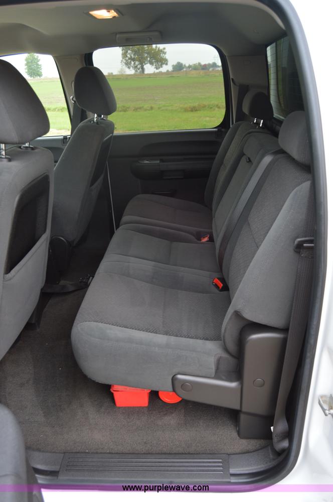 image for item I2947 2008 GMC Sierra 1500 pickup truck