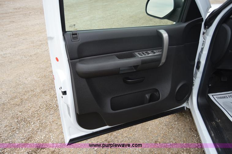 image for item I2947 2008 GMC Sierra 1500 pickup truck