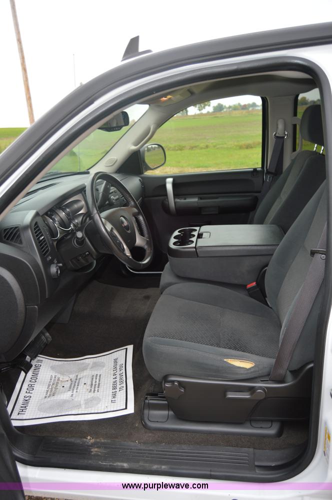 image for item I2947 2008 GMC Sierra 1500 pickup truck