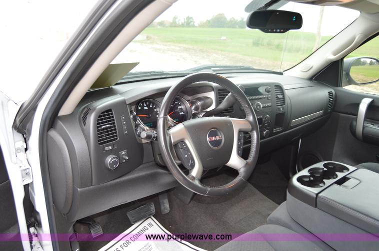 image for item I2947 2008 GMC Sierra 1500 pickup truck