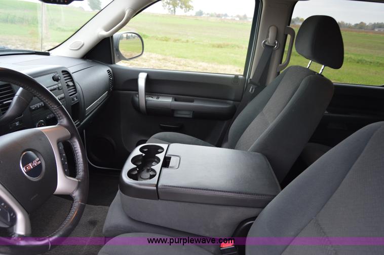 image for item I2947 2008 GMC Sierra 1500 pickup truck