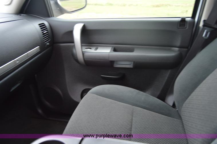 image for item I2947 2008 GMC Sierra 1500 pickup truck