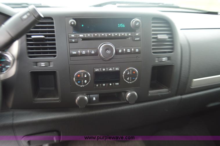 image for item I2947 2008 GMC Sierra 1500 pickup truck