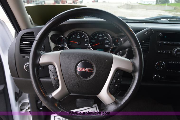 image for item I2947 2008 GMC Sierra 1500 pickup truck