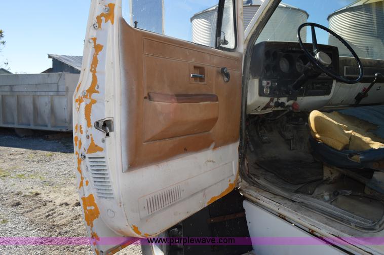 image for item I2958 1982 Chevrolet 70 fertilizer truck