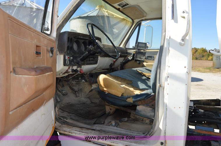 image for item I2958 1982 Chevrolet 70 fertilizer truck