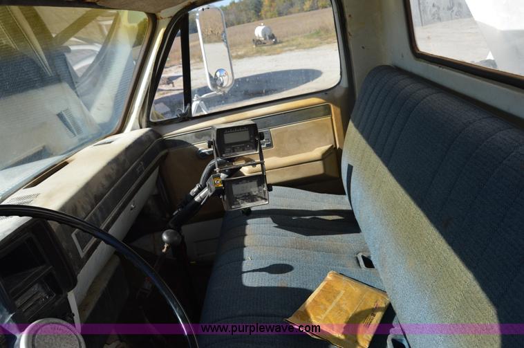 image for item I2958 1982 Chevrolet 70 fertilizer truck