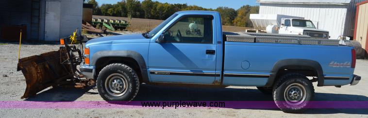 image for item I2959 1996 Chevrolet 2500 plow truck