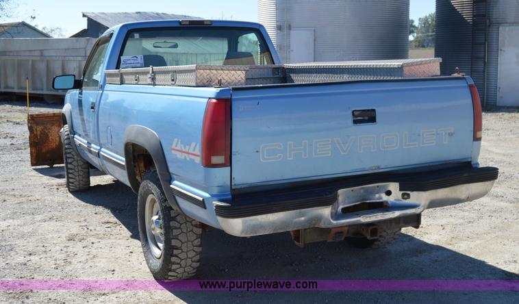 image for item I2959 1996 Chevrolet 2500 plow truck