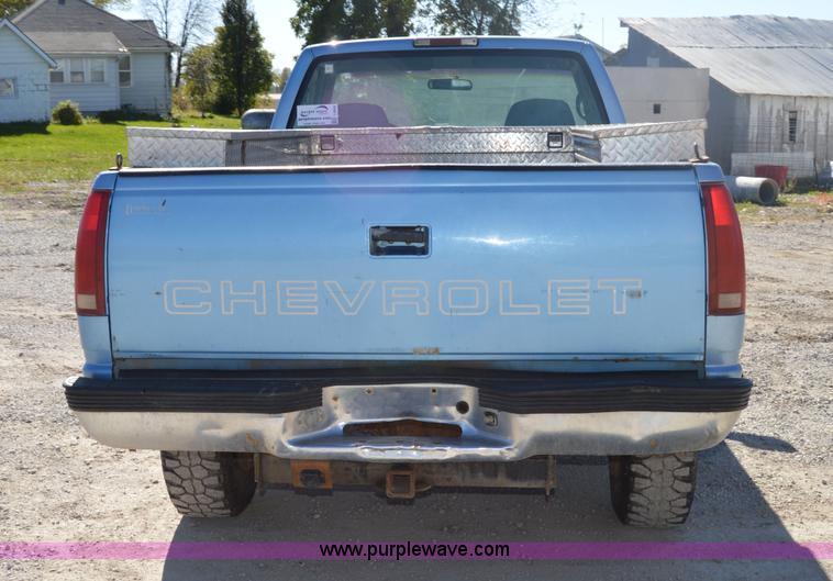 image for item I2959 1996 Chevrolet 2500 plow truck
