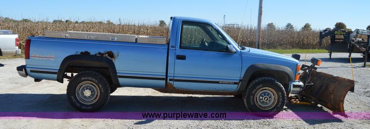 image for item I2959 1996 Chevrolet 2500 plow truck