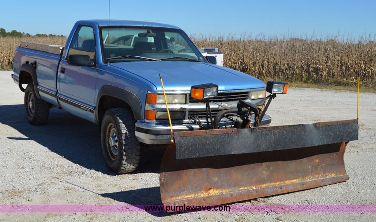 image for item I2959 1996 Chevrolet 2500 plow truck
