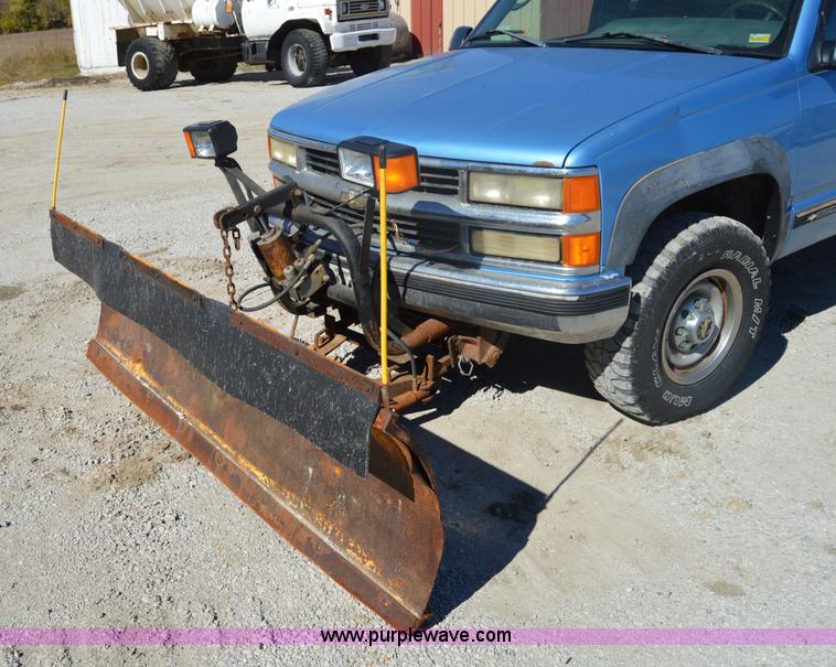 image for item I2959 1996 Chevrolet 2500 plow truck