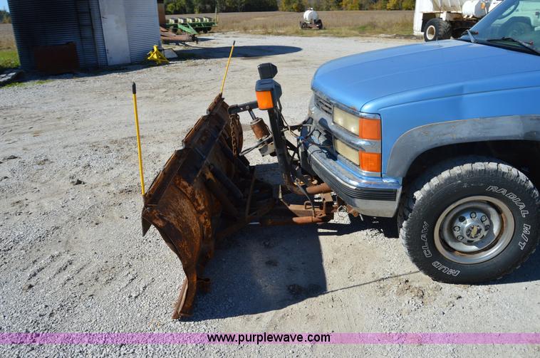 image for item I2959 1996 Chevrolet 2500 plow truck