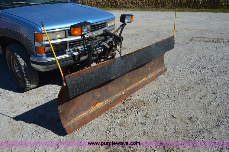 image for item I2959 1996 Chevrolet 2500 plow truck