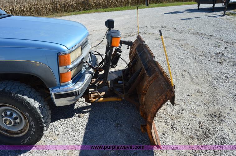 image for item I2959 1996 Chevrolet 2500 plow truck