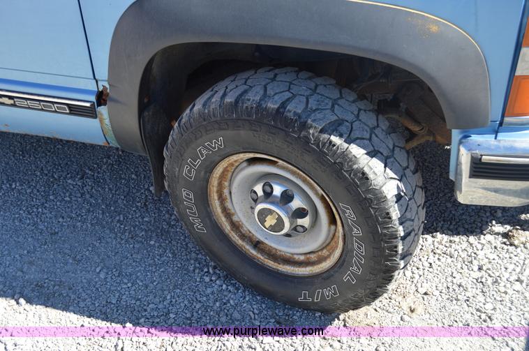 image for item I2959 1996 Chevrolet 2500 plow truck