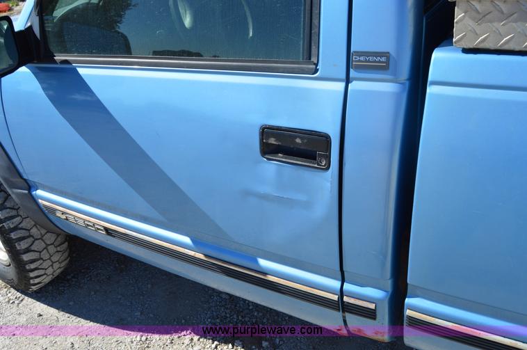 image for item I2959 1996 Chevrolet 2500 plow truck