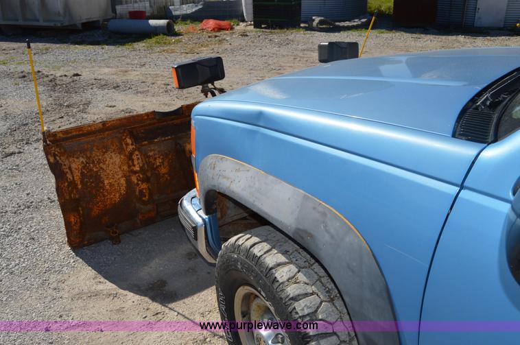image for item I2959 1996 Chevrolet 2500 plow truck