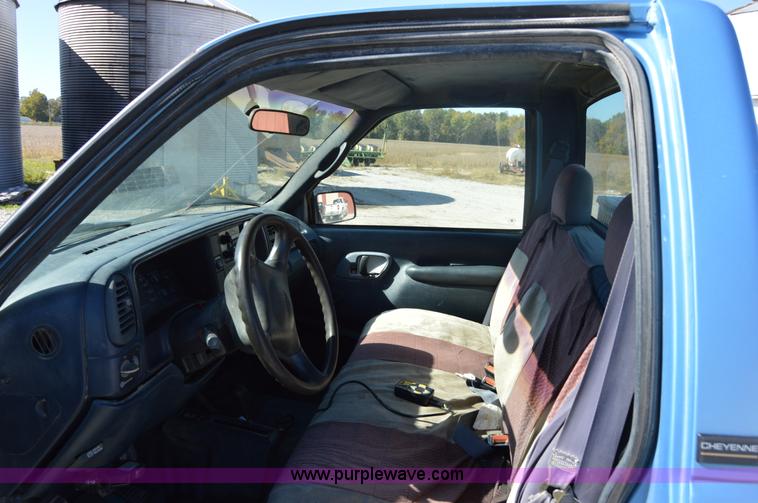 image for item I2959 1996 Chevrolet 2500 plow truck