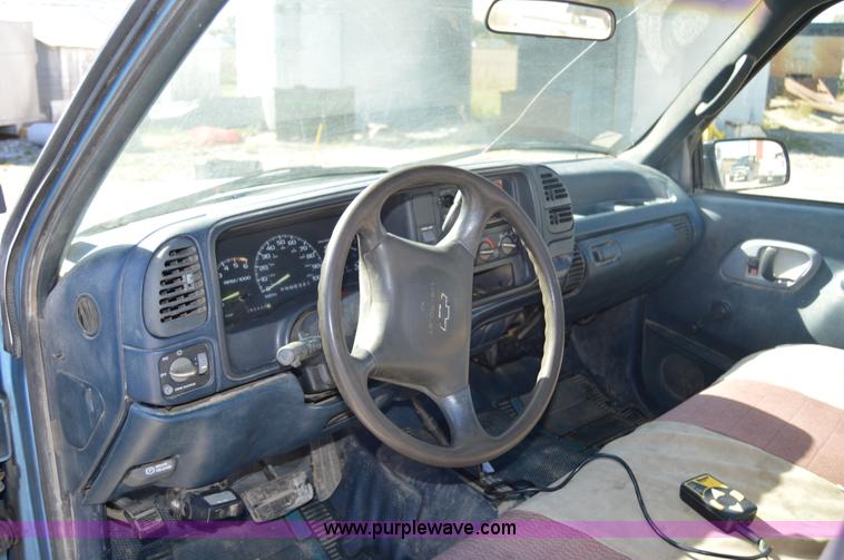 image for item I2959 1996 Chevrolet 2500 plow truck