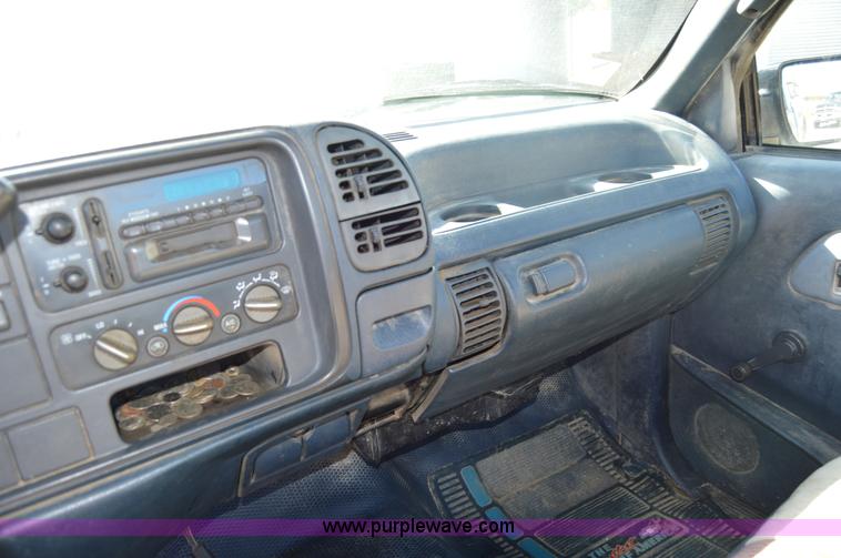 image for item I2959 1996 Chevrolet 2500 plow truck