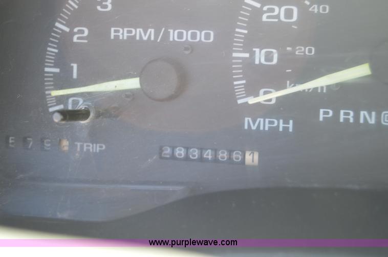 image for item I2959 1996 Chevrolet 2500 plow truck