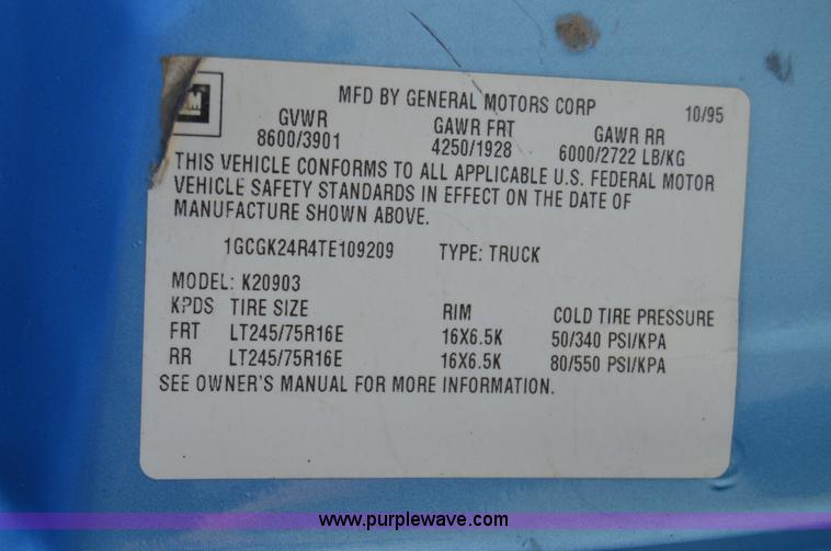image for item I2959 1996 Chevrolet 2500 plow truck