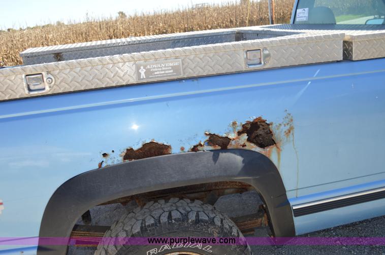 image for item I2959 1996 Chevrolet 2500 plow truck