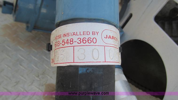 image for item I3210 2000 International 4900 propane truck