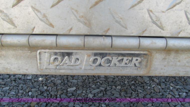 image for item I3210 2000 International 4900 propane truck