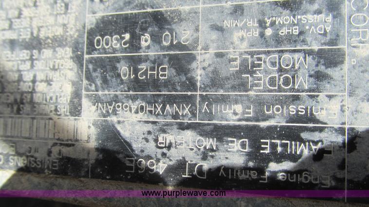 image for item I3210 2000 International 4900 propane truck