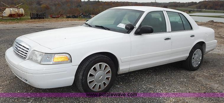 image for item I5318 2008 Ford Crown Victoria Police Interceptor
