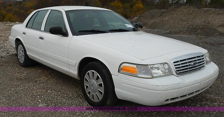 image for item I5318 2008 Ford Crown Victoria Police Interceptor