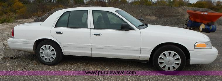 image for item I5318 2008 Ford Crown Victoria Police Interceptor