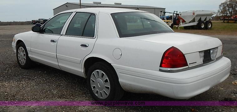image for item I5318 2008 Ford Crown Victoria Police Interceptor