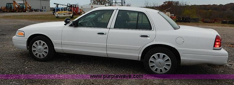 image for item I5318 2008 Ford Crown Victoria Police Interceptor