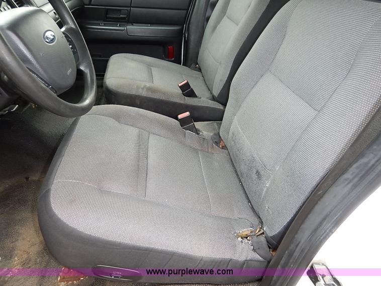 image for item I5318 2008 Ford Crown Victoria Police Interceptor