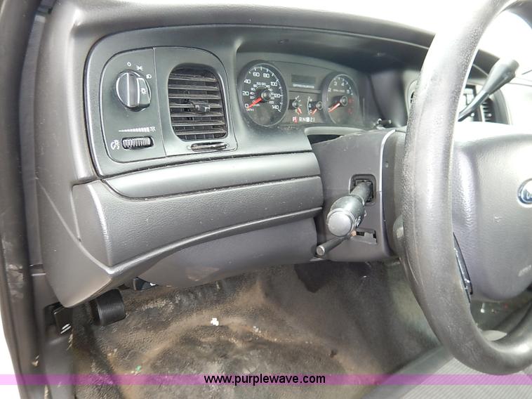 image for item I5318 2008 Ford Crown Victoria Police Interceptor