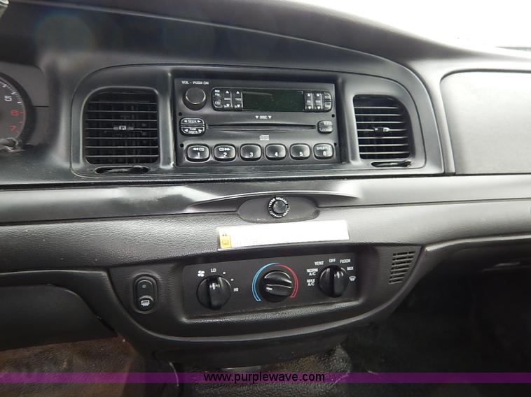 image for item I5318 2008 Ford Crown Victoria Police Interceptor