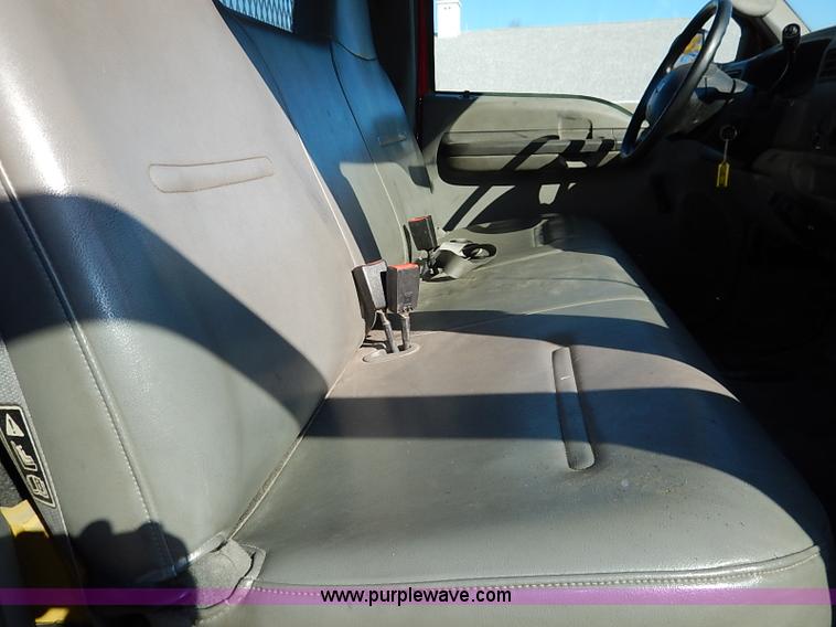 image for item I5324 2003 Ford F350 Super Duty XL flatbed pickup truck